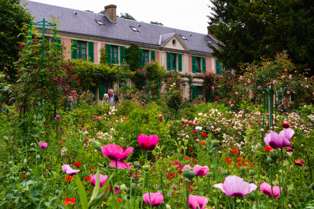 Giverny,,Frankreich,-,18. Juni 2016:,Claude,Monet,Haus,Mit
